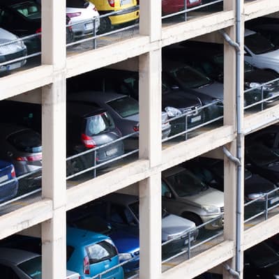 Las vacaciones revelan desigualdades en el cuidado vehicular